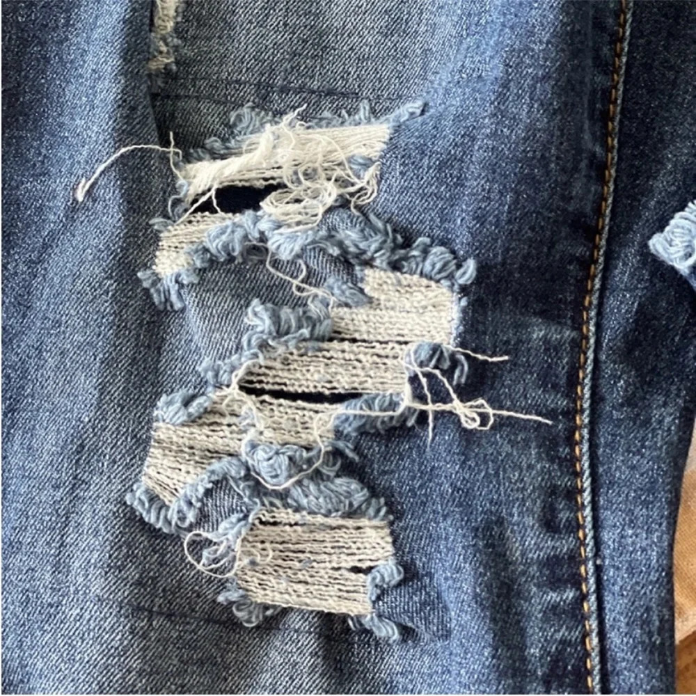 Mid Rise Ripped + Distressed Shape Enhancing Jeans/ Jeggings Size 12 - Picture 3 of 8